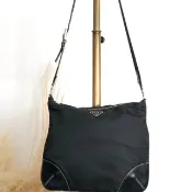 【日本直送 名牌中古包】PRADA 普拉達 側背包 黑色 經典三角 Logo 尼龍 vintage 古董 ribjbv