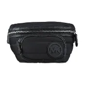 【Michael Kors】MICHAEL KORS BROOKLYN 橡膠LOGO縫線尼龍拉鍊胸腰包(黑)