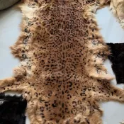 特價出清仿金錢豹豹紋皮毛一體ins風高仿豹皮擺設掛毯地毯汽車椅子坐墊