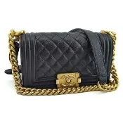 【CHANEL 香奈兒】黑色菱格紋牛皮金鍊肩背斜背20公分BOY包(展示品)