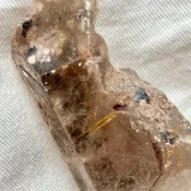 鈦晶簇 方解石共生 水晶簇 鈦晶花 浮生 手握 天然水晶 茶晶 擺設