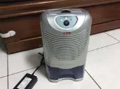 ◎花草木屋 ◎ ◄A0628► 勳風 迷你 防潮 電子式 除濕機 ----庫 D-04