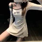 新款修身顯瘦T恤裙子收腰長袖字母露背短款A字洋裝女裝【奶兔星球·可開發票】