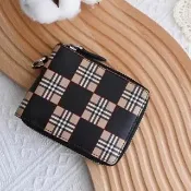 【BURBERRY 巴寶莉】經典格紋拼接ㄇ字扣環拉鍊零錢短夾(駝/黑)