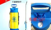 〈農具王〉8公升氣壓噴霧器(有底座+不銹鋼管)可背式8L噴霧桶 噴農藥桶 打氣加壓桶 澆水 澆花洗車噴消毒液噴水器