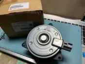 08-12 RAV4 2.4/ES330水箱風扇馬達原廠DENSO件(駕駛座邊)