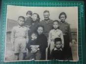 【台灣博土TWBT】202110-035 家族團圓照片 台北 眷村 1958年