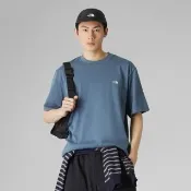 【The North Face】北面UE男款藍色背面大尺寸印花短袖T恤｜8HF80U3