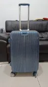 Rowana 24吋藍色鋁框行李箱 硬殼旅行箱 鋁框箱 杯架 隱藏式掛勾束帶 鋁合金防撞護角 鋁合金拉桿 海關鎖 拉桿箱