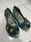 麥肯納 MACANNA 女款 藍綠色 花朵裝飾 魚口鞋 拖鞋
