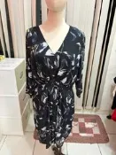 出清正版MANGO黑色V領花卉印花長袖洋裝