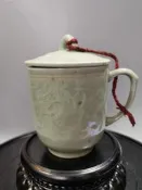 【二手】龍泉窯龍鳳竹葉蓋蓋杯，口有點點磕。爺輩早年藏品拋售，朋友請清問清再拍。