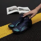 【 247sstore 】 男款 Nike Air Flightposite 太空鞋 暗夜變色龍 HJ4481-900