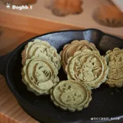 道格兔Dogbbit｜兔子精緻手工草餅系列【兔面月餅】兔子草餅 提摩西草餅 提摩西草 零食 磨牙 牧草 苜蓿草 甜燕麥