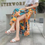 【一片式裹裙】沙灘裙 顯瘦 碎花半身裙 中長款 繫帶 綁帶 度假 碎花長裙 夏天洋裝 渡假洋裝