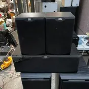 限時下殺 國慶特惠 jbl csr-30中置環繞音箱 原裝無拆修。中置網罩布爛了。送你全新網罩布。自己換。聲音均正常。三