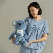 【YVONNE 以旺傢飾】無尾熊親子抱枕(勿忘草藍)