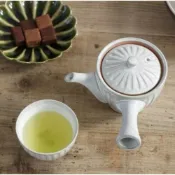 菲斯質感生活購物 日本製六魯茶壺 Rokuro 陶器 菊花造型 泡茶組 茶壺 茶具 茶杯 高山茶 貴婦茶具 - 日本 日本直送 現貨 日本空運來台 日本空運 代購 日本代購 日本進口 手工 日本美濃燒 日本製 日式餐具 茶具 茶壺 茶杯 Rokuro 陶器 菊花造型 泡茶組