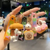 【新款】卡通史努比吊飾 娃娃機鑰匙扣批發 可愛女生包包鑰匙圈吊飾 時尚背包掛飾 機車立體鑰匙鏈 情侶公仔禮物