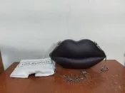 英國 LuLu Guinness Lip 經典紅脣造型 硬殼 手拿包 晚宴包 側背包 斜背包