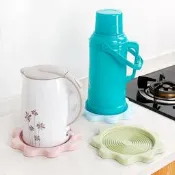 熱水壺開水瓶墊子暖水壺托盤家用多功能塑料花邊防滑隔熱墊瀝水盤 (北歐粉 100g) 047-01807
