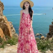 海灘裙🌊海邊洋裝 海島洋裝 渡假風洋裝 沙灘裝 露背連衣裙 海南三亞海邊度假旅遊吊帶連衣裙女長款波西米亞休閒印花沙灘裙