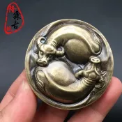 協貿國際日用品生活10館 仿古黃銅實心扭轉乾坤八卦日月星辰圖生肖牛像章收藏牛氣沖天擺件