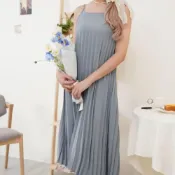 (店+)【FEE BABY】壓褶細肩帶百褶長洋裝 百褶裙 渡假洋裝 無袖洋裝 連身裙 連衣裙 長裙 女生 秋冬洋裝 杏色 卡色 咖色 藍色 綠色