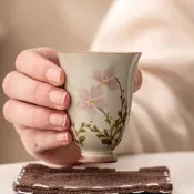 臺灣現貨小雛菊聞香杯主人杯功夫陶瓷品茗杯家用水杯子單杯
