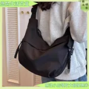 台灣出貨 免運 百貨 生活 居家  單肩尼龍包 新款包包 慵懶風斜跨包 外出款包包 秋冬日韓百搭包包 ins風餃子包 男