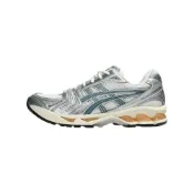 (店+)【asics 亞瑟士】1203A537-109 ASICS Gel-Kayano 14 柔軟舒適 低幫 休閒跑步鞋 男女同款 銀色