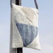 生日禮物 母親節禮物 限量一件 手縫紗麗布側背包 / 刺繡斜背包 / 手工刺繡肩背包 / 手縫藍染包 / indigo斜背包 - 大理石紋 藍染indigo世界