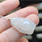 嗨，寶貝銀飾珠寶* 緬甸玉A貨 翡翠飾品☆14k金綠翡蛋面 保證A貨 起膠感 泛光 冰種 彌勒佛翡翠吊墜 墜子