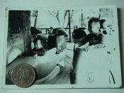 一枚珍藏早年兒童樂園旋轉環繞車黑白照片 (舊品)