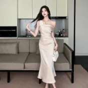 法式性感斜肩收腰洋裝 蕩領綢面連身裙 晚禮服 伴娘服 露肩洋裝 修身魚尾裙 禮服長裙 尾牙洋裝 聚會宴會洋裝
