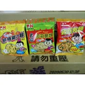 古早味零食-脆麵糸列共四款(香菇肉麵。海苔脆麵。排骨雞汁麵。蔥燒牛肉麵)