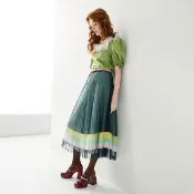 【iROO】彩虹條傘狀網紗摺裙