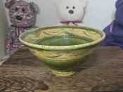 古瓷堂日本回流瓷器 日本中古 一公窯 手捏手作 斗笠茶盞 鈴鐺杯 綠織布 織布面取 釉色飽滿 內外刻繪畫片 詫寂風 古樸 飲茶神器 茶具 茶道 茶器 收藏