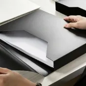 (店+){RY}📁A4 塑膠檔案儲存盒｜簡約黑白商務文件盒 辦公資料收納盒 可定製標籤文件收納箱