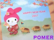 ☆POMER☆ 日本SANRIO三麗鷗正品已絕版@ 2006年可愛 Melody 美樂蒂華麗花朵紅色和服造型與小山豬新年快樂HAPPY NEW YEAR 明信片