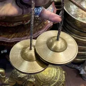 ♞,,,尼泊爾手工響銅碰鈴銅拔撞鈴丁夏風鈴掛飾療愈樂器靜心鈴古早樂器 免運