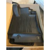 【DIY PLAZA】M-Benz 賓士 24-27年 W214 4門 原廠 3D立體 橡膠 腳踏墊 E200 E300