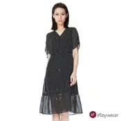 KeyWear奇威名品 V領圓點印花透膚雪紡洋裝-黑色
