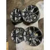 BMW X3 全新落地胎19吋5孔一車份不拆賣（誠可議）