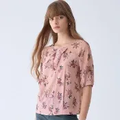 【ILEY 伊蕾】珍珠蝴蝶結玫瑰花雪紡上衣(粉色；M-2L；1241071404)