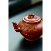 茶人必備紫砂壺梅報春400cc家藏朱泥