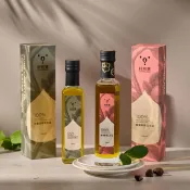 臺灣籽熊寶茶油 【籽熊寶】冷壓初榨苦茶油 250ml/瓶 *1入+鮮果鮮榨山茶油 245ml/瓶*1入（即可贈送【蓮心園X籽熊寶】公益聯名手工皂 隨機款式1個）