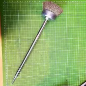 六角頭轉M10轉接桿30公分+碗型鋼絲輪:(電鑽進化衝擊式起子機進化)編號:30A (讓除鏽可伸入到較深的地方) 