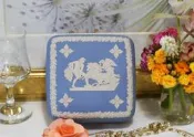 紫丁香歐陸古物雜貨♥英國Wedgwood jasper 藍色碧玉希臘神話浮雕四方形 珠寶盒.飾品盒 #禮物