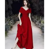 酒紅色一字領顯瘦長禮服 新娘文定歸寧家宴禮服 大尺碼可穿 春季新款 氣質長款優雅主持表演尾牙春酒表演禮服